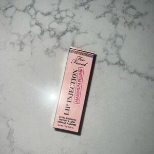 Too faced lip injection lip plumper